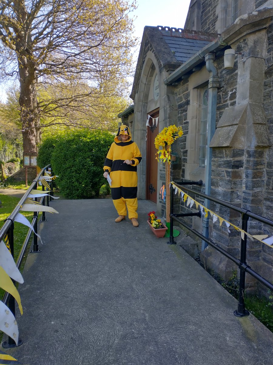 On Sunday we had a lovely time at the annual 'Blessing the Bees and their Keepers' service at Sulby Church. The church was decorated with all things bees, even the cake afterwards was made with honey!🍯