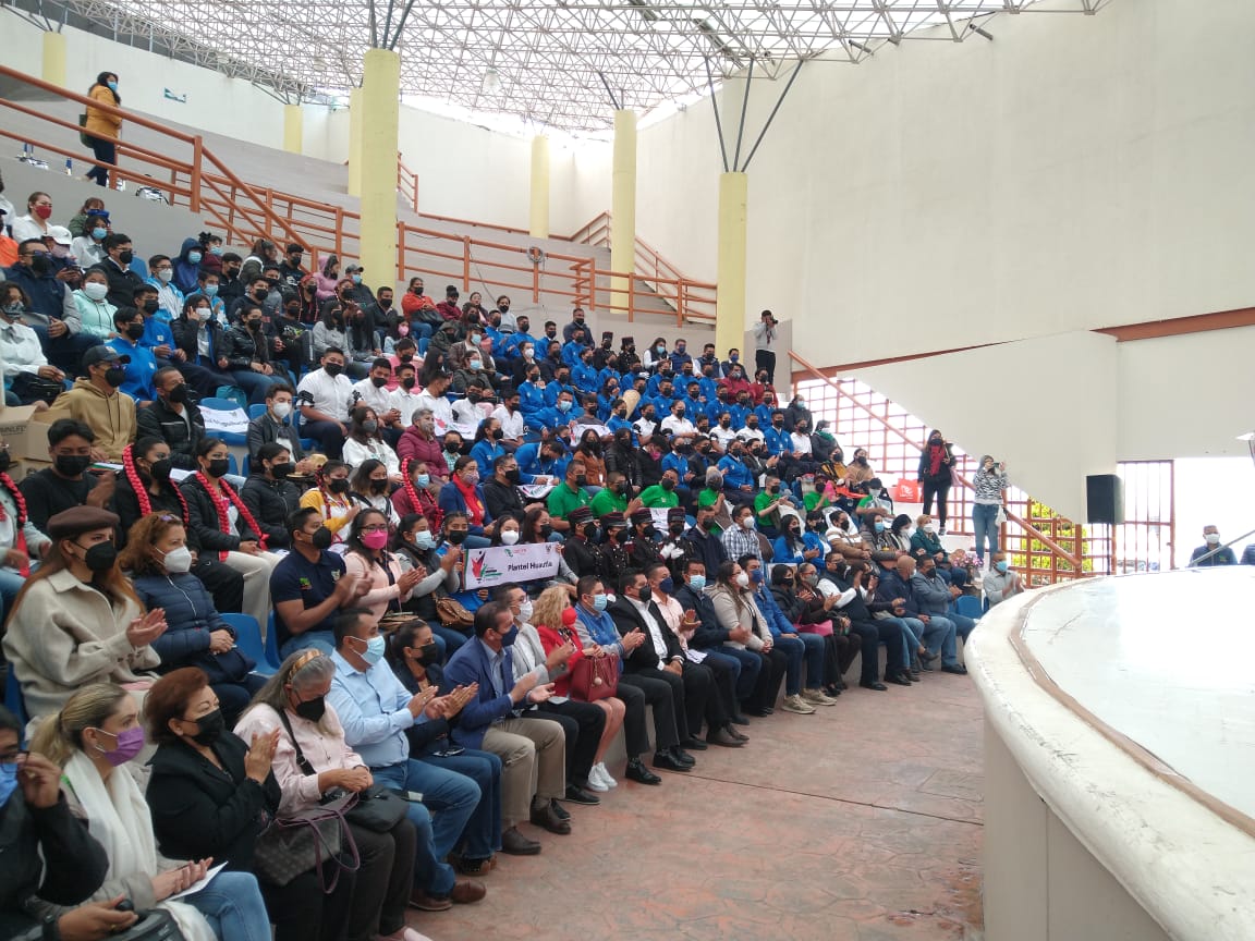 CecyteHuautla's tweet photo. Con gran entusiasmo el #CECyTEH Plantel Huautla participa en los Encuentros Deportivos y Culturales Estatales de los CECyTEs 2022, con sede en Mineral de la Reforma.

#CECyTEHConTodo https://t.co/4S35zftkOl
