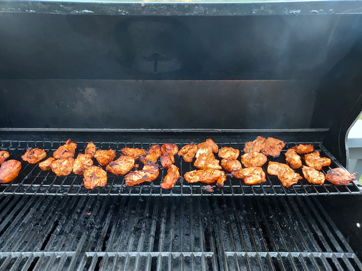 aburtyboyMUFC's tweet photo. @Zar_RedIssue I did Tandoori chicken on your honour I didn't kick the bucket either :-) https://t.co/eBfSQmXLI5