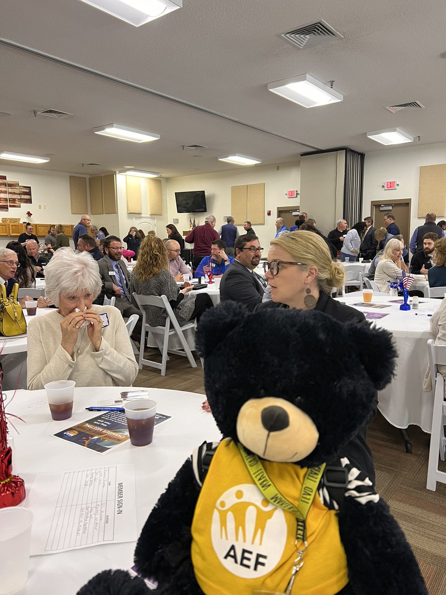 aef_avonschools's tweet photo. Victor got to meet @SuzanneCrouch4U at the @avonindiana luncheon as well as lots of businesspeople in Avon.  Even won a @nothingbundt cake!  #victorstravels https://t.co/9Saxost95l