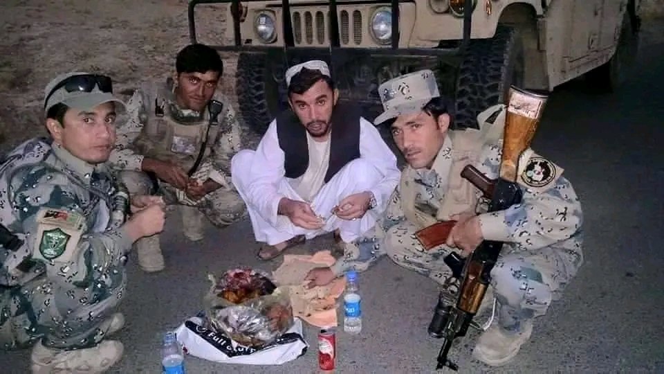 RaziqAchakzal's tweet image. چي علاج د پنجابي ورته معلوم وو
نن  هغه  حکيم اللّه  په دنيا نـشـته
تقبله الله😢

دومره یې ریټویټ کړئ چې ټول وطن فروشان یې ووینې😥🇦🇫
@RaziqAchakzal