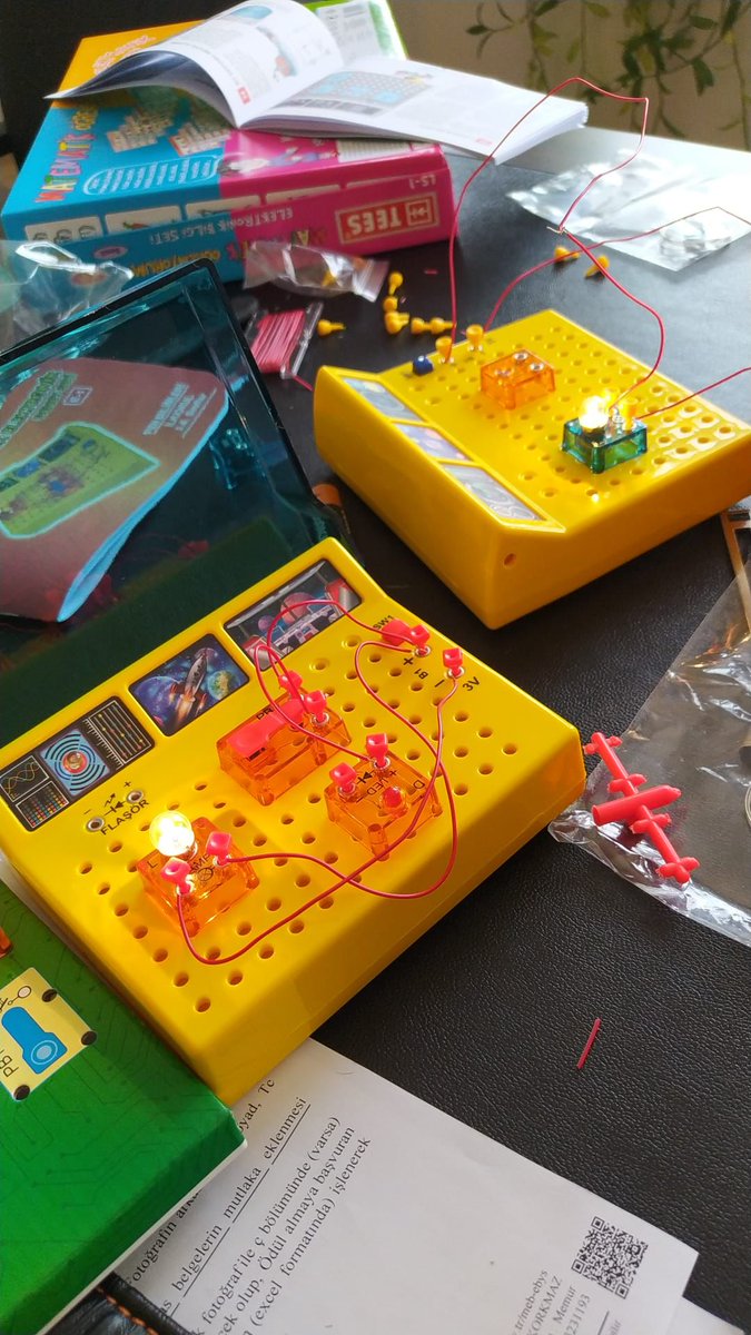 Okulumuzun hayırseverleri Olcay ailesinin değerli üyesi @mineyenilmez1 tarafından öğrencilerimiz için gönderilen fen, matematik ve trafik eğitim setleri tarafımıza ulaştı. Kendilerine çok teşekkür ediyoruz. 👏👏👏