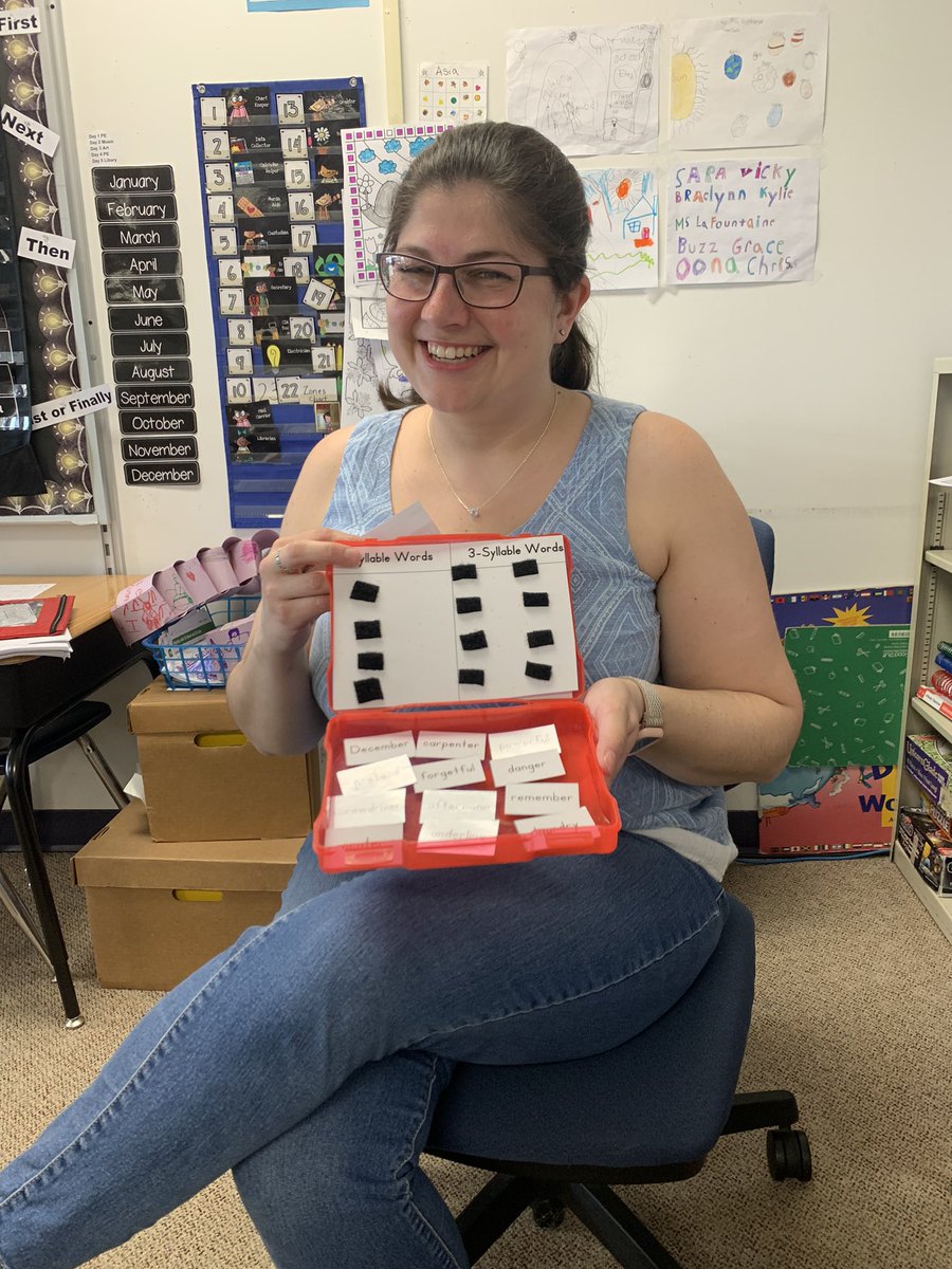 Ms.Regelsberger is ready for her independent reading groups! 👍🏻 <a href="/PettiferSuz/">Suzanne Pettifer</a>