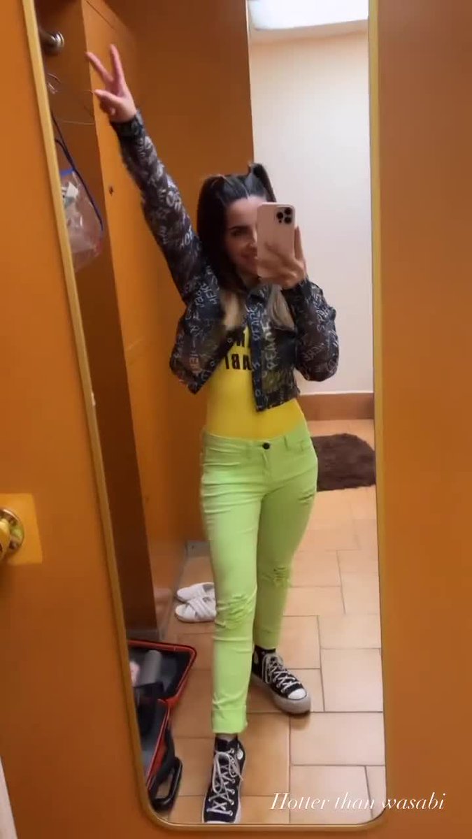 FerUFSpain's tweet photo. 🎬 #VencerLaAusencia 

Los looks de Gina (Parte II). @Fer_Uf https://t.co/Qv2wxac5tH