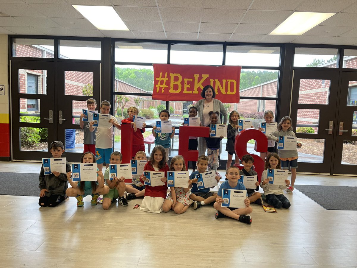 stallen12's tweet photo. Mrs. Allen’s 1st Grade Class completed CCSD Microsoft Kids Program! @TheMerryHof @LibertyES1 @TechLibertyES Thank you Mrs. Freedman for helping us. https://t.co/2saSKpsTLG