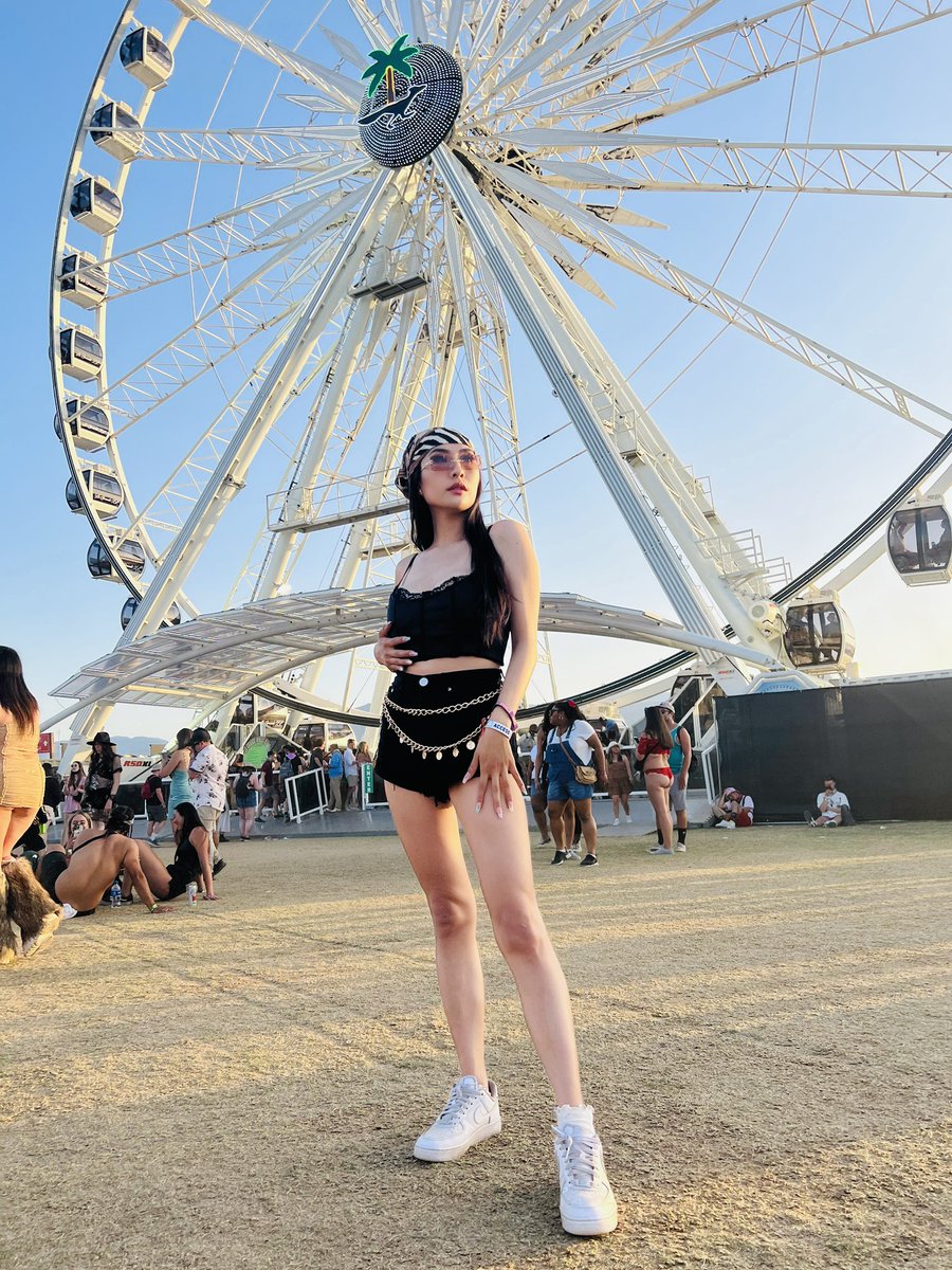 __yakuza's tweet photo. 🎡🌵🦿🤌🏻 https://t.co/uZeA4xlqCc