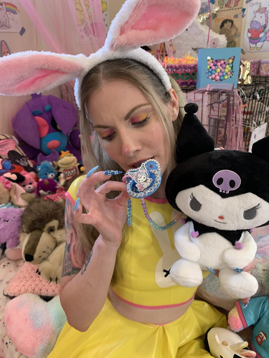 More new paci/lanyard/stuffie/vape pouch pics…taken by My Daddy (<a href="/FlashFlood81/">꧁ᚹᚩ𖤐⛤₦ł₭łɆⱠ⛤𖤐ᛚᚠ꧂</a>) of course 🥰