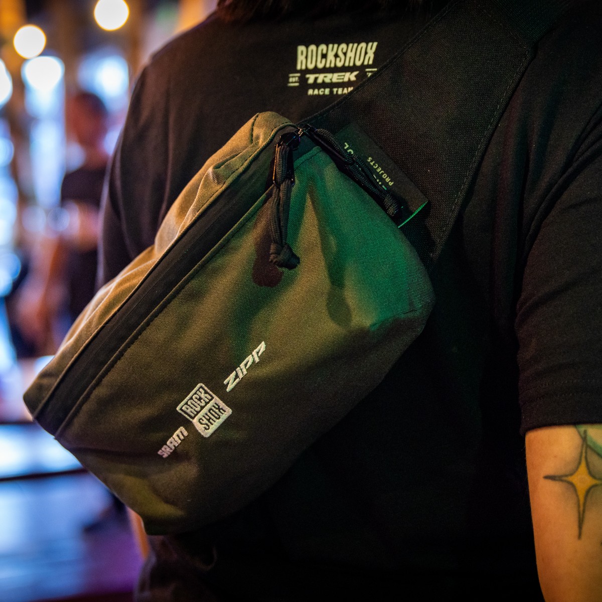 SRAMroad's tweet photo. If you need to sling more snacks over your shoulder, this versatile XPLR hip pack has you covered. Snag one on SRAM Nation today: https://t.co/NLeMEiteuK

#XPLRCollection #GoAllWays https://t.co/K3GkQlJRJx