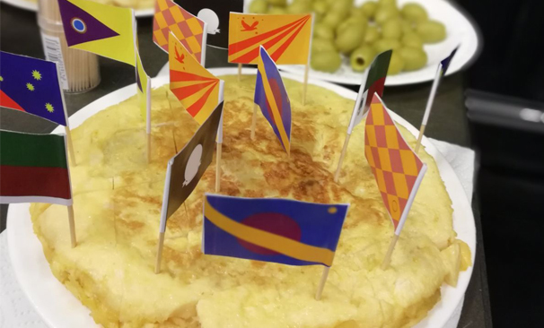 Si están en BCN no se pierdan Official presentation of the gadgets for our salvation de Júlia Barbany Arimany. Mañana miércoles 27 a las 19:00 en <a href="/santamonica_bcn/">Santa Mònica</a>. Gratix.
👉tea-tron.com/murotron/blog/….
Aquí la crónica de Rubén Ramos Nogueira sobre el trabajo👉tea-tron.com/rubenramos/blo…