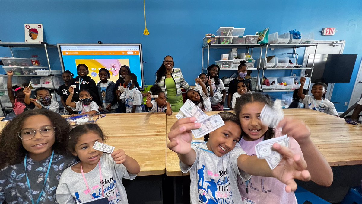 MiamiBridge's tweet image. 💵It's Financial Literacy Awareness Month! 
Our Financial Director, Alicia, teamed up with Board Director Judge Julie Harris Nelson to teach financial literacy to elementary school students. They left with a specialized knowledge pertaining to the fundamental steps of budgeting.