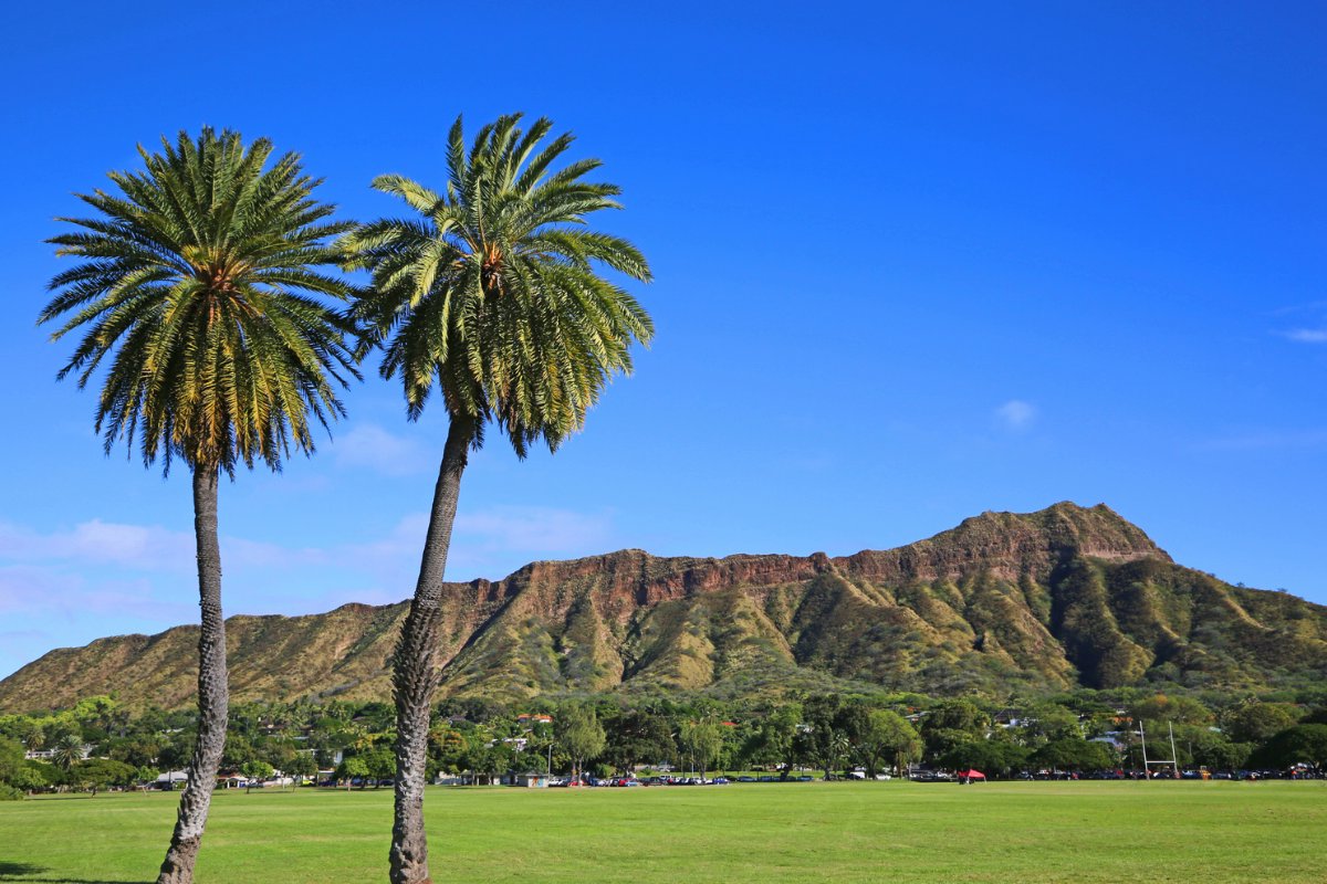 HAWAIIMagazine's tweet image. Reservations will be required at Hawaiʻi’s most recognizable landmark, Diamond Head. 
hawaiimagazine.com/reservations-w… #Hawaii #Oahu #DiamondHead #Leahi #Travel #Traveltips #OahuNews