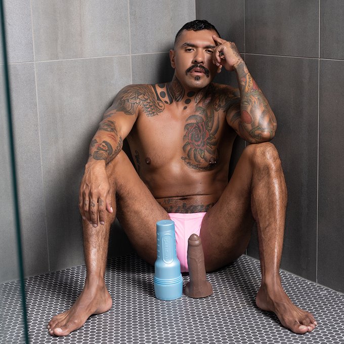 Perfection  @Boomer_Banks  https://t.co/guuu3eTU1J https://t.co/ZP9mni4O0e