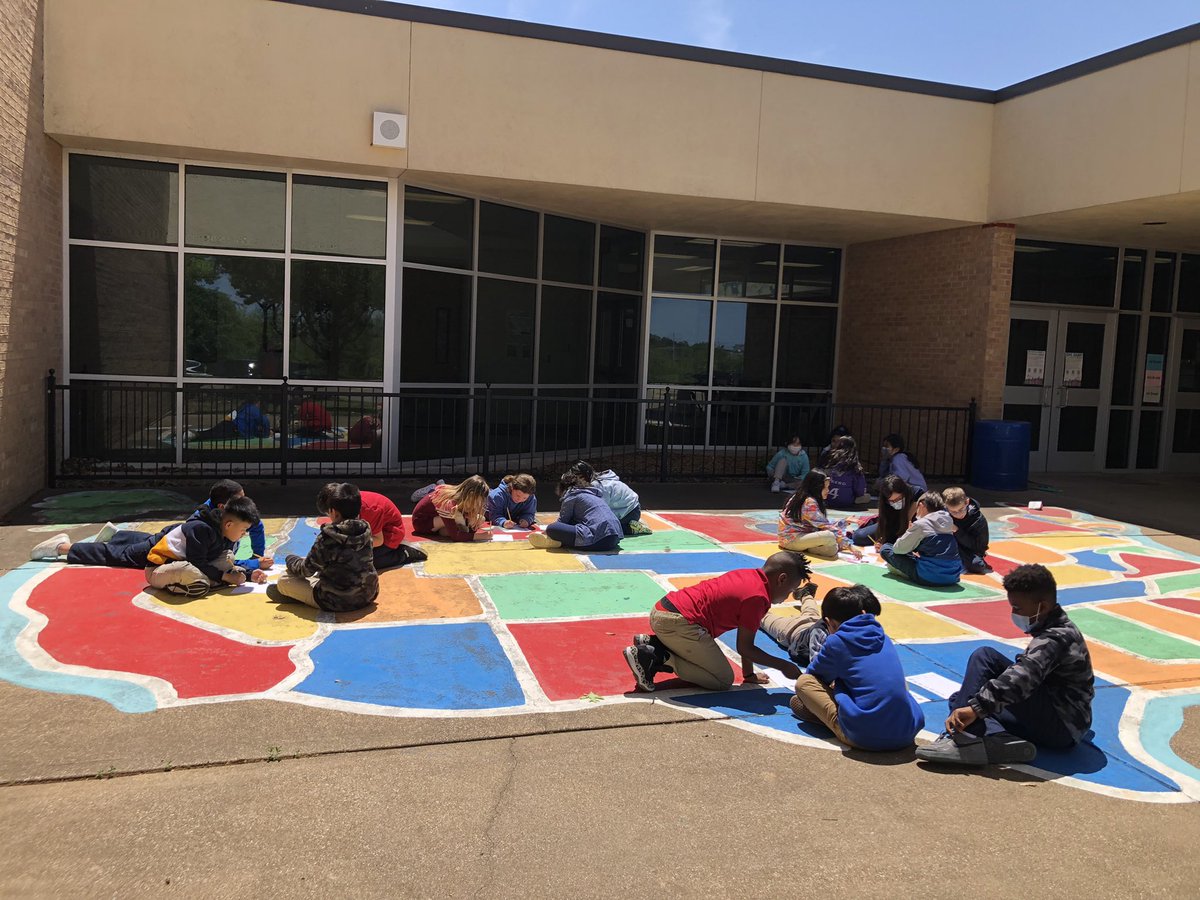MrsLeeannMorris's tweet image. Math is better outside! Enjoying the beautiful weather with my @SCES_Scorpions #mathoutside