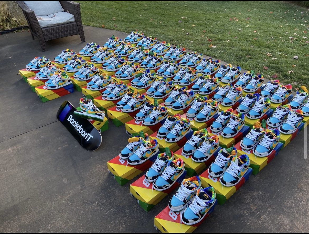 Pixel Kickz tweet media