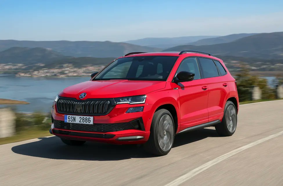 LetamendiES's tweet photo. En @autobildspain han probado el #SkodaKaroq ¿Quieres saber qué nota le han puesto?
Destacan de el coche la calidad general y la mejora en el equipamiento de serie, chasis bien equilibrado, dirección, espacio interior y maletero. Finalmente de han dado todo un notable alto: 8 🤓 https://t.co/VR3kFLVXtE