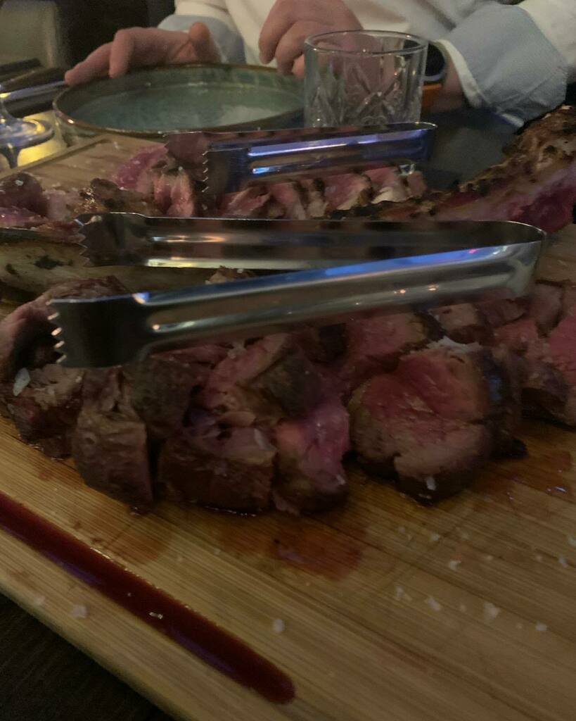 detchen77's tweet photo. Tomahawk &amp; Chateaubriand ♥️@Varsaw

#carnivore #keto https://t.co/ns8u3Uoywn https://t.co/QGiHRJYpa5