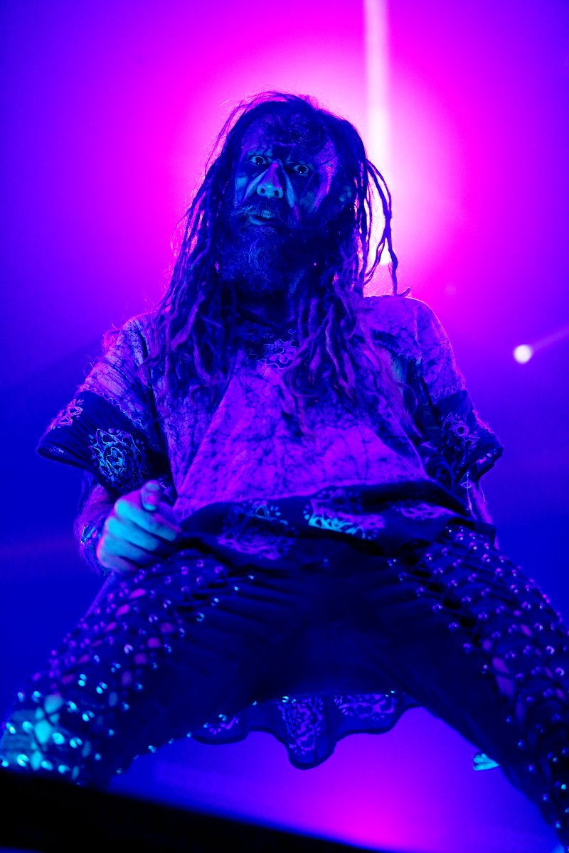 More iconic straight into the lens action shot, Babydog today or Rob Zombie in 2015?