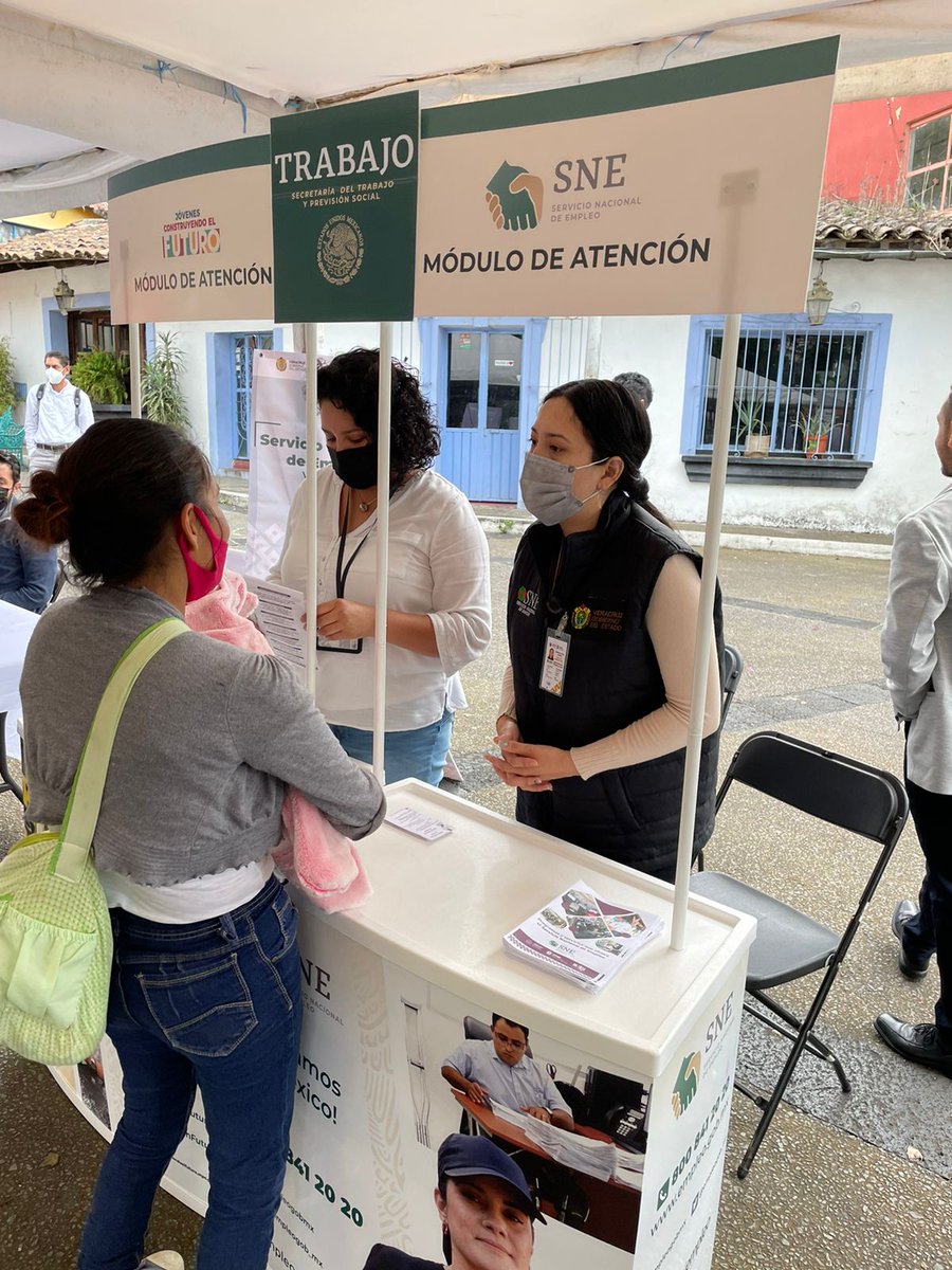 EmpleoSnever's tweet photo. Nuestro Módulo de @JovConFuturo y la Estrategia de Abriendo Espacios estan asesorando y ayudando a las juventudes y público en general en la Jornada de Atención en Seguridad y Salud en el Trabajo que se está llevando a cabo en el Barrio #Xallitic hoy y mañana en #Xalapa. https://t.co/KVM7If3que