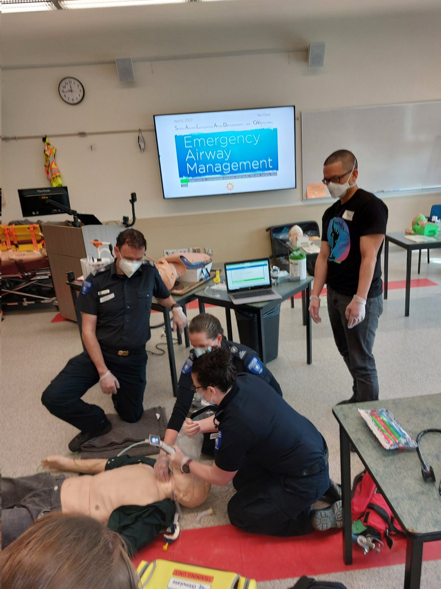 Thanks to @TBayEDguy for visiting @JIBCParamedic to teach the finer points of airway management and SALAD to our Term 2 ACP students.