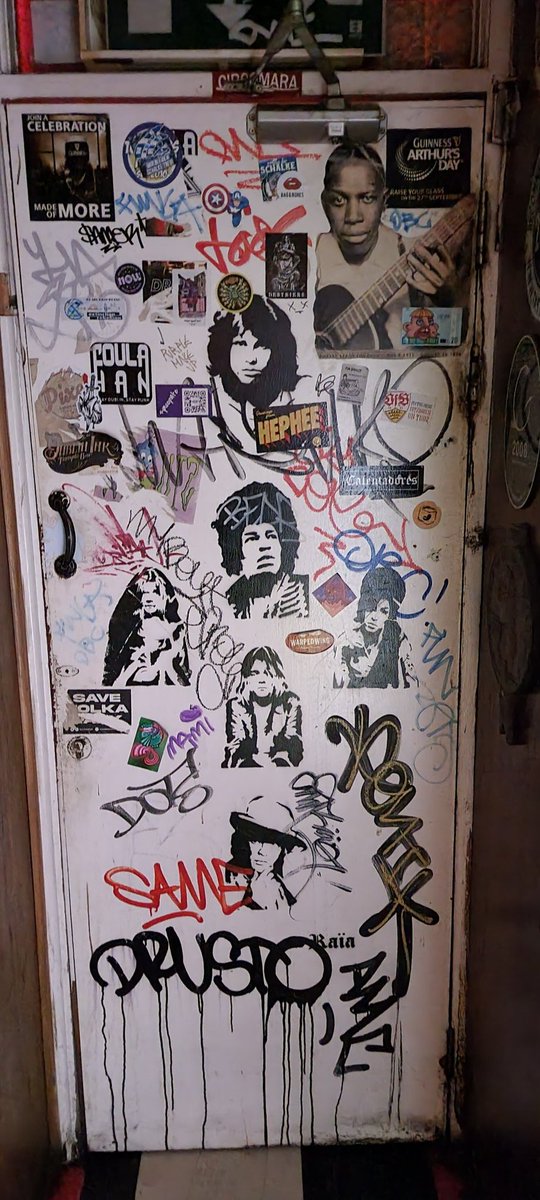 IrishPubToilets's tweet photo. Frank Ryan's, Smithfield. #Dublin #dublinpub #Irishpub #dublinbypub #Dublin7 https://t.co/qwBQ17IcmW