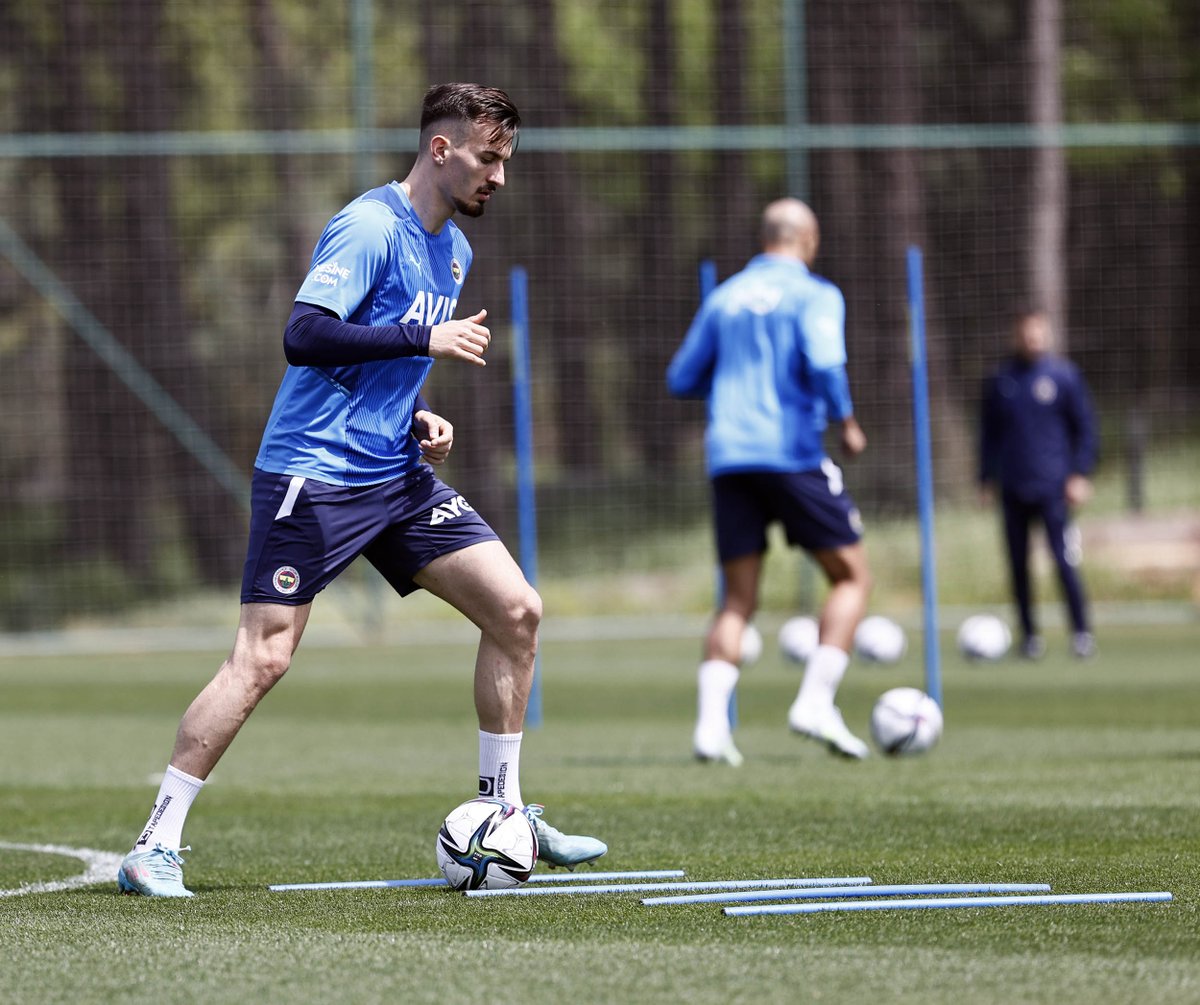 Eyes on the obstackles - ⚽ on the feet! @fenerbahce <a href="/Fenerbahce/">Fenerbahçe SK</a>_EN #fenerbahce #istanbul