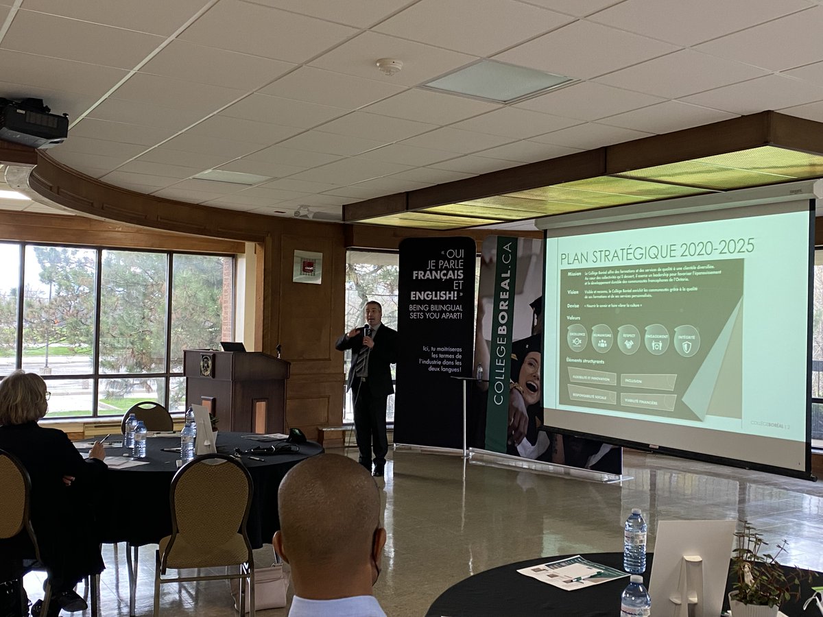 collegeboreal's tweet image. Merci de l&apos;accueil #Windsor! Nous sommes heureux d&apos;être venus vous rencontrer pour discuter du futur de l&apos;offre du Collège Boréal dans cette belle région au riche passé francophone. Merci d&apos;être venus parler de nos rêves + ambitions pour notre plan stratégique! #MonChoixBoréal