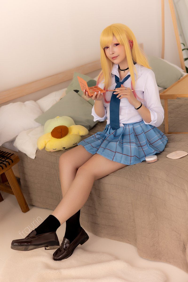 captorcat's tweet photo. I didn't know making cosplays is SO EXCITING😳 https://t.co/aJQgD45PVC