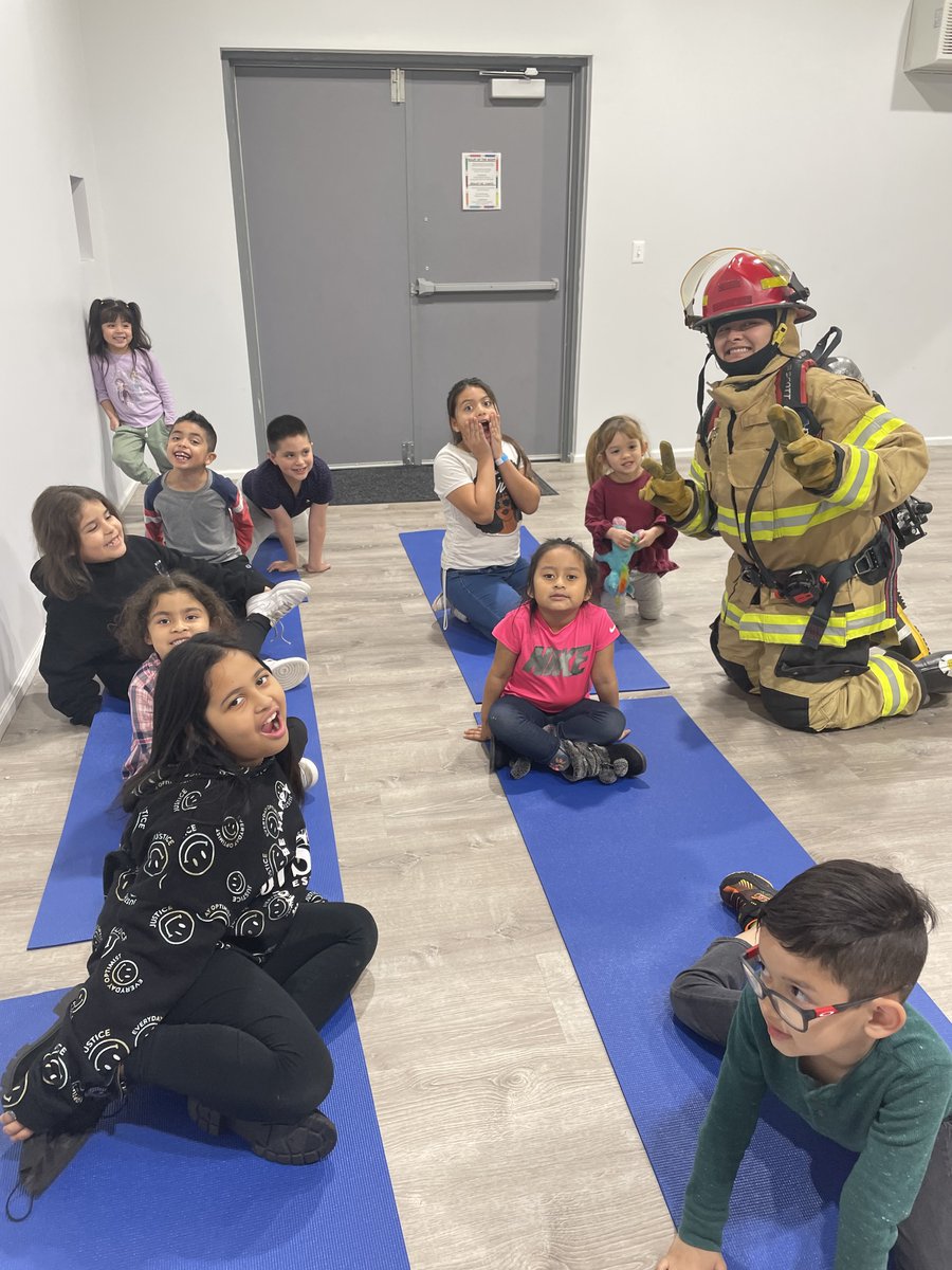 OmahaFireDept's tweet photo. We had so much fun visiting the Healthy Kids Club program at @latinocenterorg ! We spoke to the kids about fire safety and fire escape planning and they were also able to practice how to stop, drop, and roll π©βππ
#OFDCares #FireSafety #FirePrevention
π·: @latinocenterorg https://t.co/0KmN6GbOko