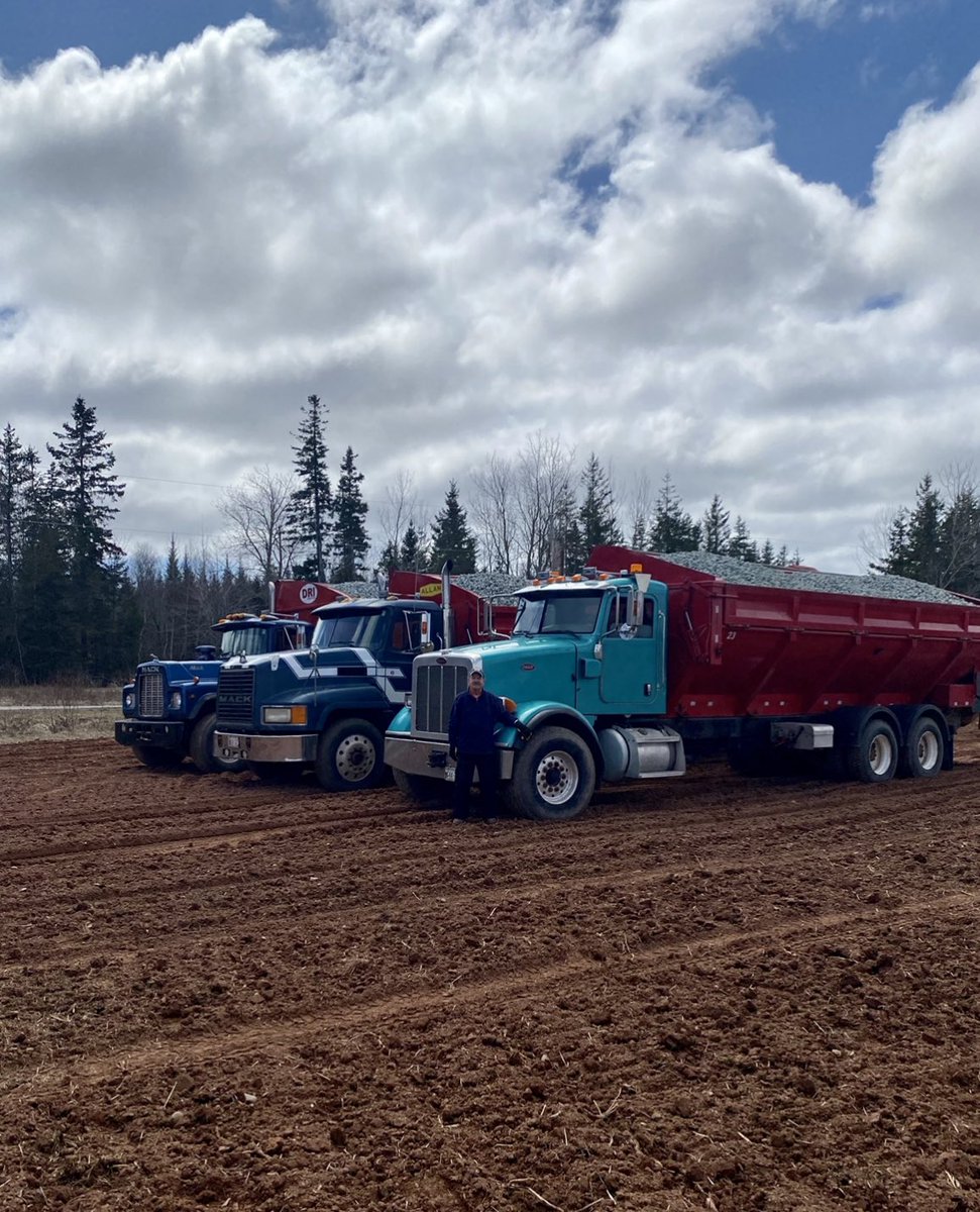 #tatertrucktuesday  #peipotatoes #plant2022