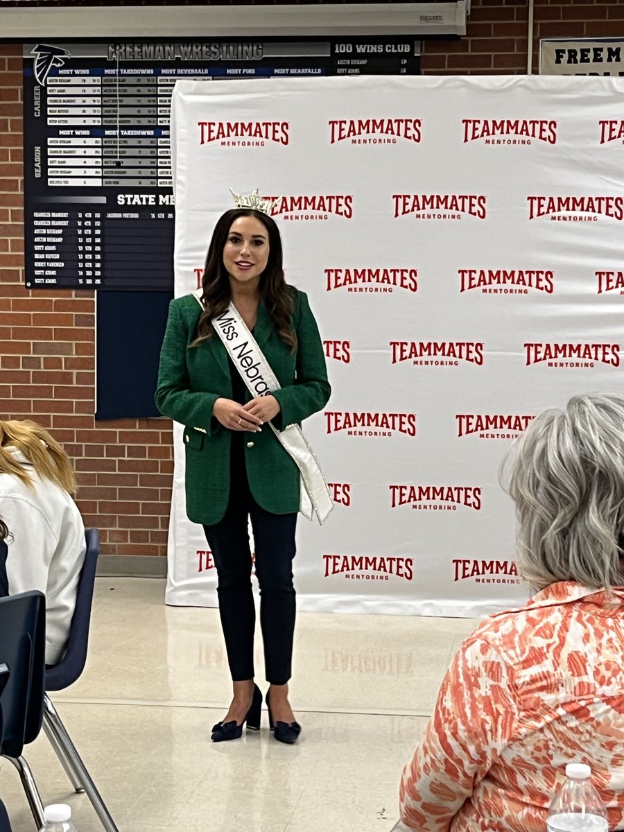 Teri Nieveen tweet media