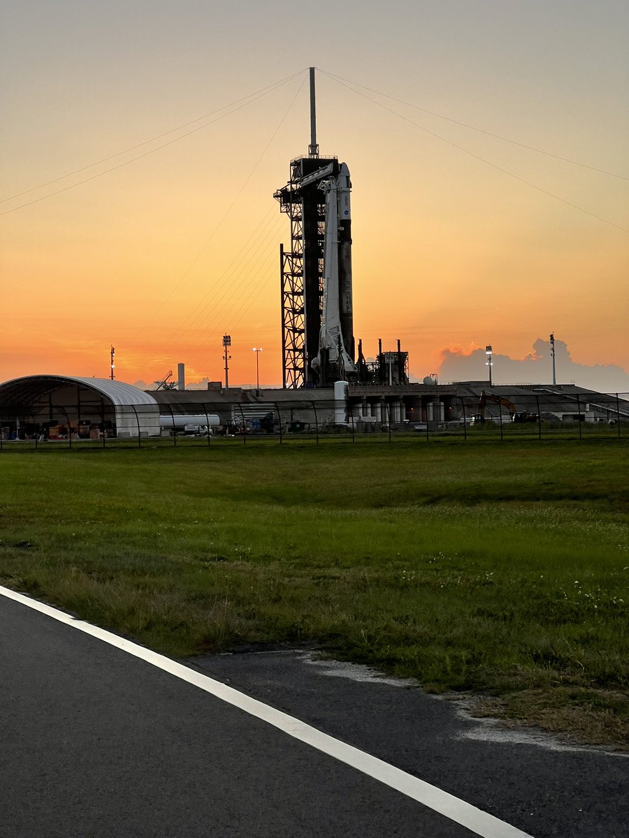 astro_reid's tweet photo. Just drove by 39A…the calm before launch is always special. @NASA #Crew4 heads to space tonight! https://t.co/4p0SxFJY2e