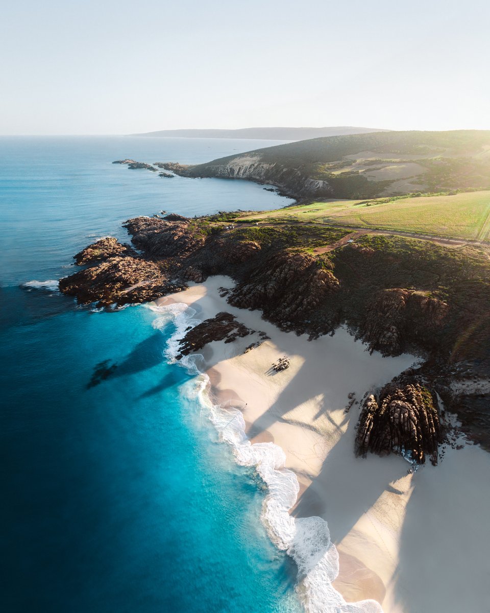 A sunny gm from the dreamy shores of Western Australia ✨ 

Excited to announce that I’ll be dropping a new 1/1 piece on <a href="/foundation/">Foundation 🌐</a> tomorrow 👀  Keep your eyes peeled!