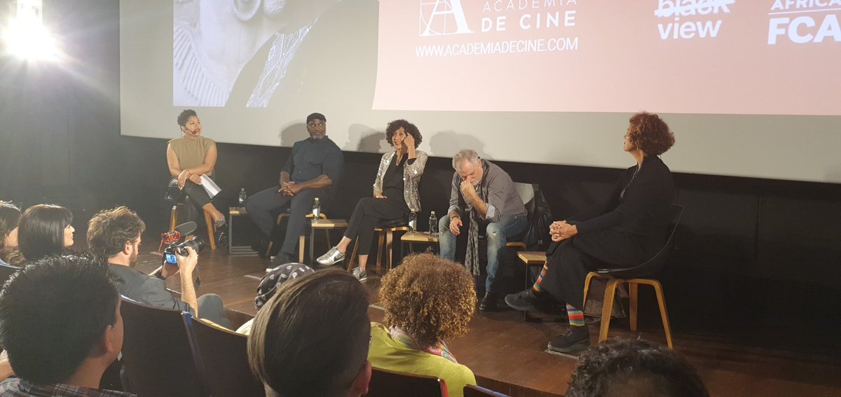 actoresnegros's tweet photo. 🎦 "Ser negro no es una profesión"
Debemos ser simplemente actrices. En España no nos ven como españoles. Vicenta N’dongo 

#enLaAcademia |  Debate sobre las #MiradasNegras en el cine español.
⬇⬇⬇
#TheBlackView https://t.co/NdhNq4ARh6