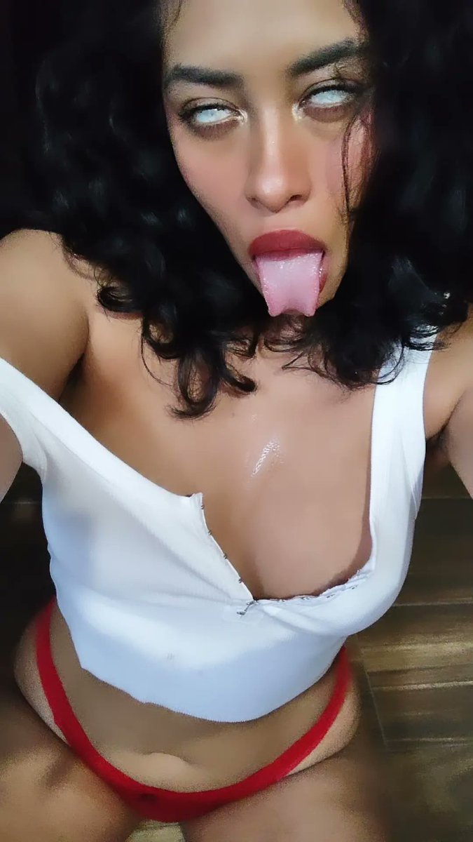 Milkubunny's tweet photo. This dumb bimbo loves to wait for master with my mouth open and my eyes white π€€π
#hypnodoll #milkubunny #entranced #brainwashed #Bfile https://t.co/bAJVuUriyq