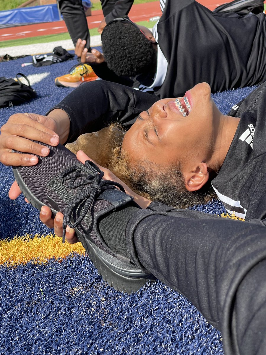The way Zara reacts to being stretched is priceless.  Why is holding my shoe comforting 😂😂😂😂 @coachwoolridge you got to ease up.