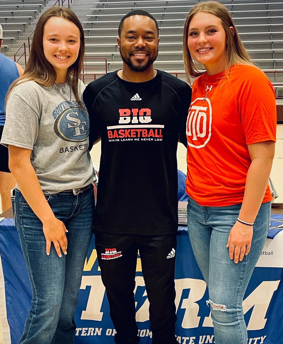 Officially official!!💚🧡#futurecomet <a href="/UTDALLAS_WBB/">UT Dallas Women's Basketball</a> <a href="/piznolly/">Coach Polly</a> <a href="/4cicci4/">Olivia Hunt</a> <a href="/denniswebbjr/">Dennis Webb Jr</a> <a href="/the_CoachWalker/">The_CoachWalker</a> <a href="/Platinumbball/">Platinum Basketball (Select 40 Member)</a>