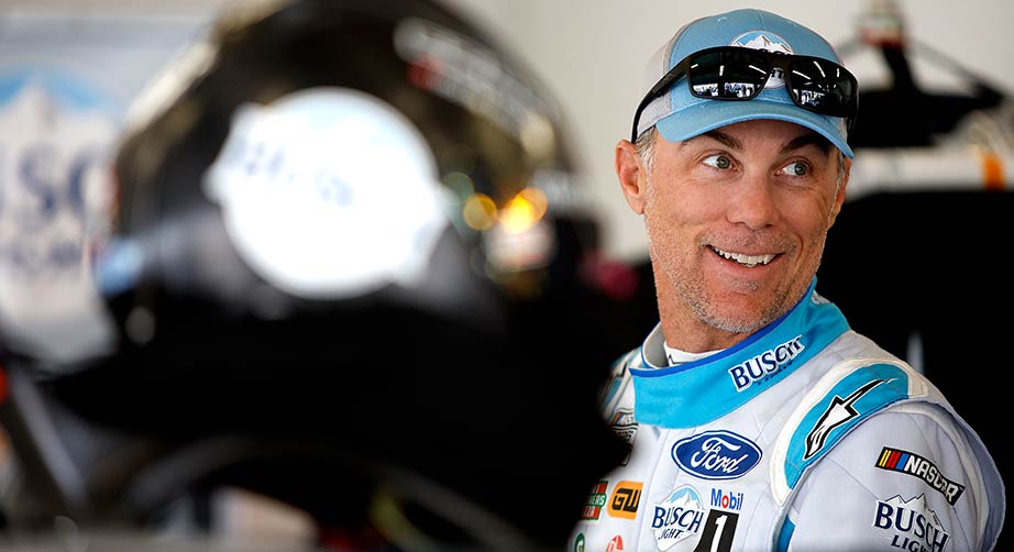 SomosLaNASCAR's tweet photo. .@KevinHarvick buscará revivir su magia en el @MonsterMile #Dovercon ¿Lo logrará con el #NEXTGenCar? Clic aquí https://t.co/c4fLDNlfty https://t.co/rtGnPrv6lN