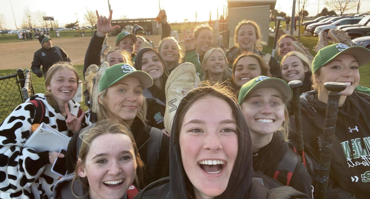 Celts_Softball's tweet photo. 👀👀👀Celtics Softball find a way!! https://t.co/KdU5axaacE