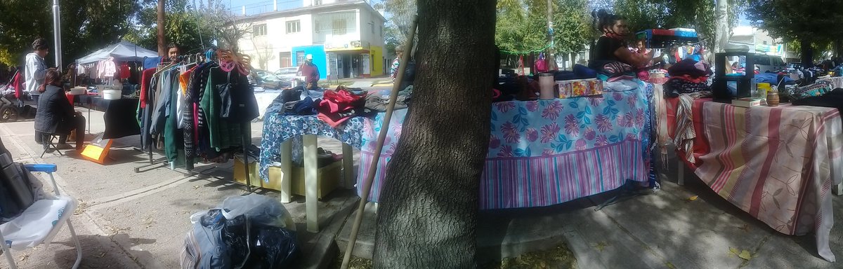 hola .me dedico a #vender ropa nueva y usada de hombre y mujer en la zona de #Lasheras  #Mendoza , si pueden ayudarme con la difusión se los agradeceré. si tienen interés por algún articulo  avisenme por MD muchas gracias.