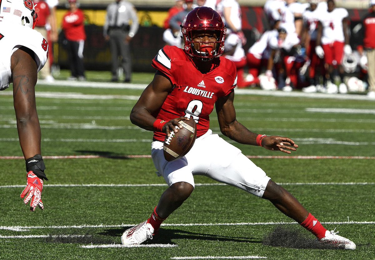 KaMMike_'s tweet photo. I am very blessed to receive a(n) from University of Louisville! @CoachGasparato @recruittheboro @TrainingApex @ChadSimmons_ @iAmMWSjr @RecruitGeorgia @Mansell247 https://t.co/AlimG0bmsx