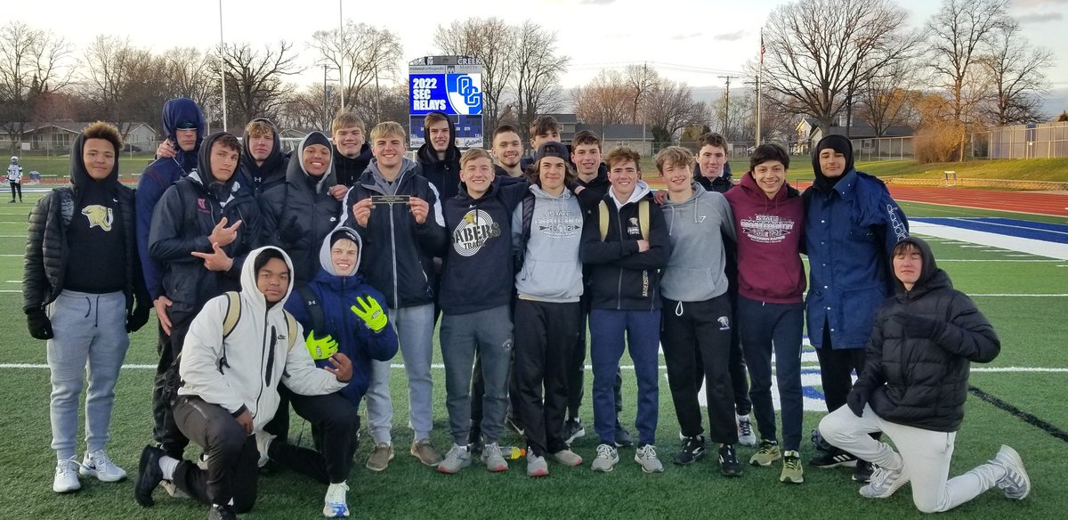 SabersTrack2024's tweet photo. Cold and windy...still defended the 🏆! Your SEC Relays Champions! https://t.co/CxN0oMQZDC
