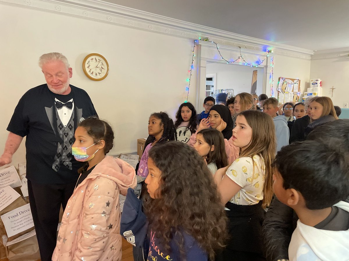 HES1929's tweet photo. HES Student Council members visit Angela’s House food pantry.  #HESCARES https://t.co/S3dk1UF45H