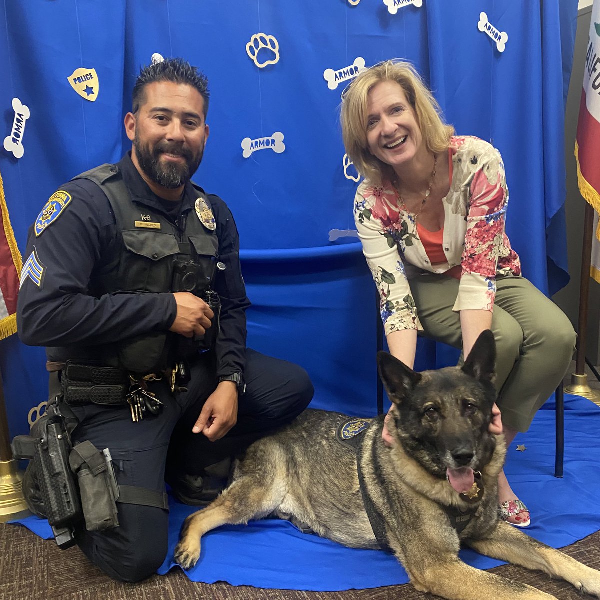 EllenNeufeldt's tweet image. After many years of loyal service @CSUSMpolice K-9 Armor is retiring! As one of a few explosive detection canines in California, Armor has helped protect many across our region. Thank you, Armor! 💙 🐾