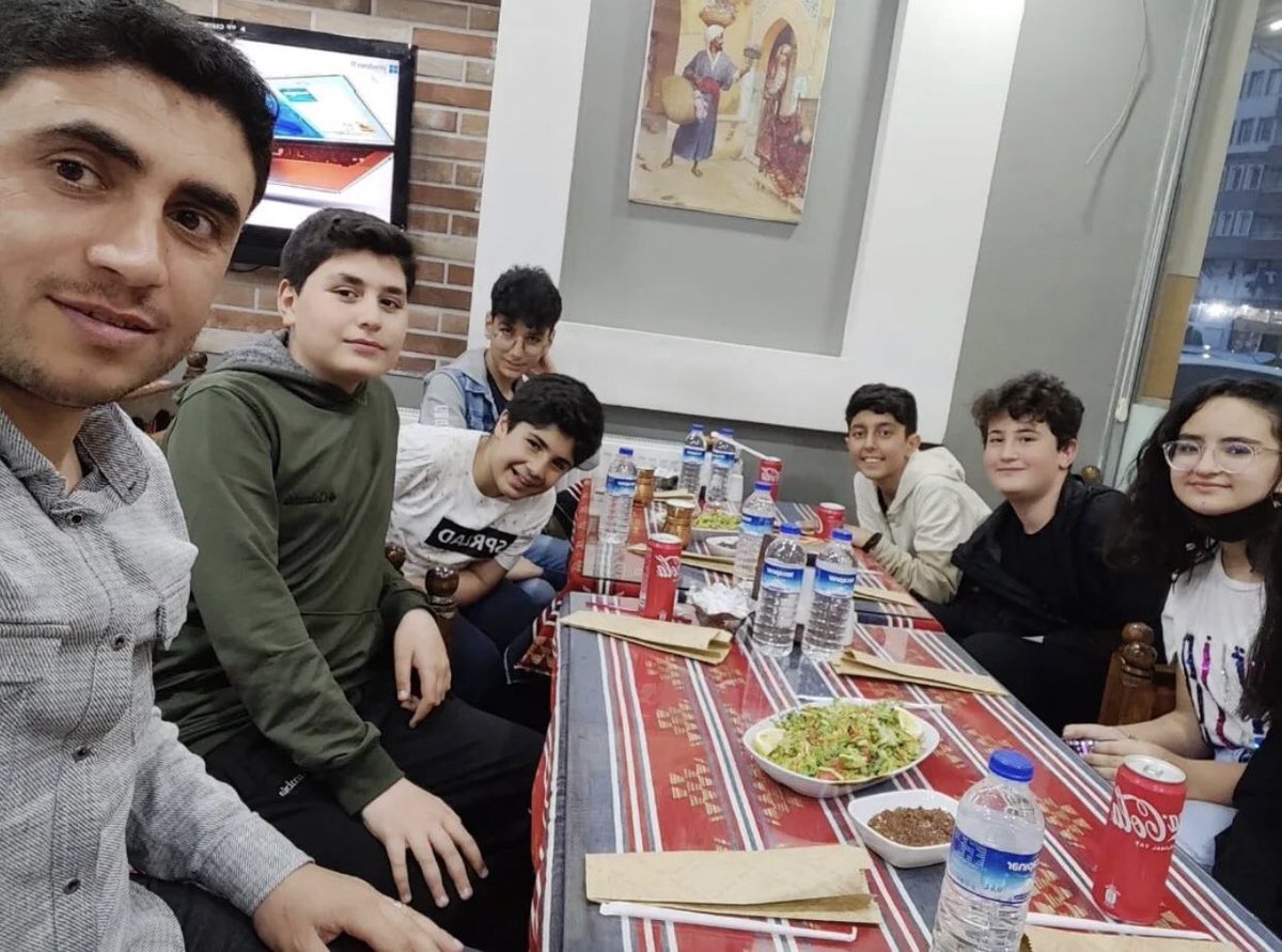 BitlisFinal's tweet photo. Bitlis Final Akademi Ortaokulu 7.sinif öğrencilerimizle sinif danışman öğretmenleri iftar sofrasında buluştular Allah kabul etsin Afiyet olsun
#finaleğitimkurumları #finalegitim https://t.co/7OQRdqCCvY