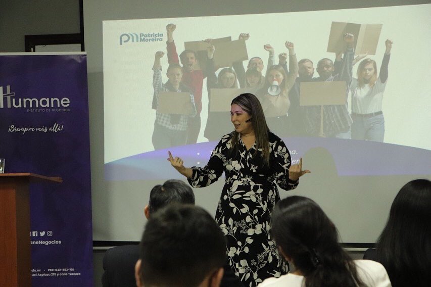 HumaneNegocios's tweet photo. ✅En el contexto del Día Internacional de Liderazgo, Humane realizó un workshop con la participación de Patricia Moreira- Presidenta de @lacapig.

👉🏽Lee la noticia completa: https://t.co/15olmTQ7ZQ

#HumaneInstitutoDeNegocios #LiderazgoTransformacional #Workshop https://t.co/FFTiq05QgN