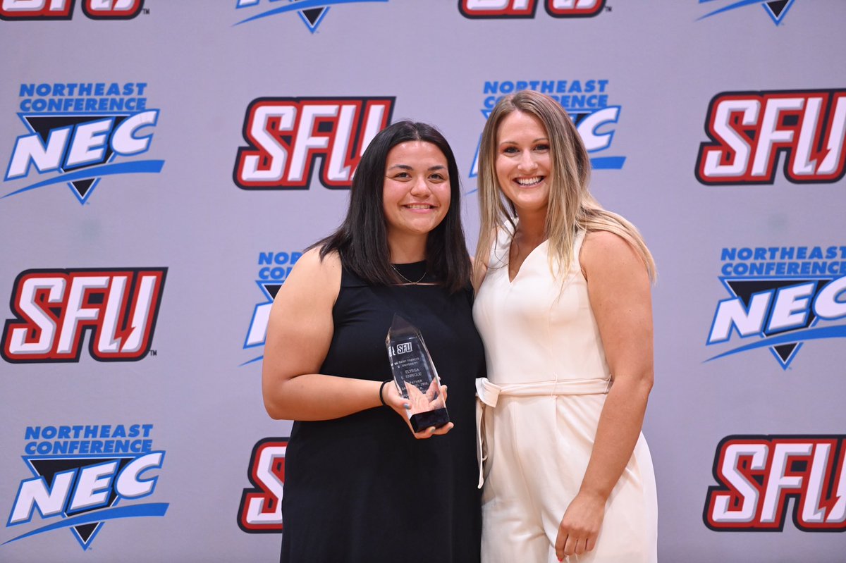 SFU_SADAS_FLI's tweet photo. Reminiscing about a great time last night at The 2022 Flash Awards! 

It was such an honor for us to award Elyssa Enrique, Sophie Rice, &amp; Kyle Simmonds with the Fr. Gabriel Zeis, TOR Student-Athlete Development Leadership Award! https://t.co/KniL7ewpmn