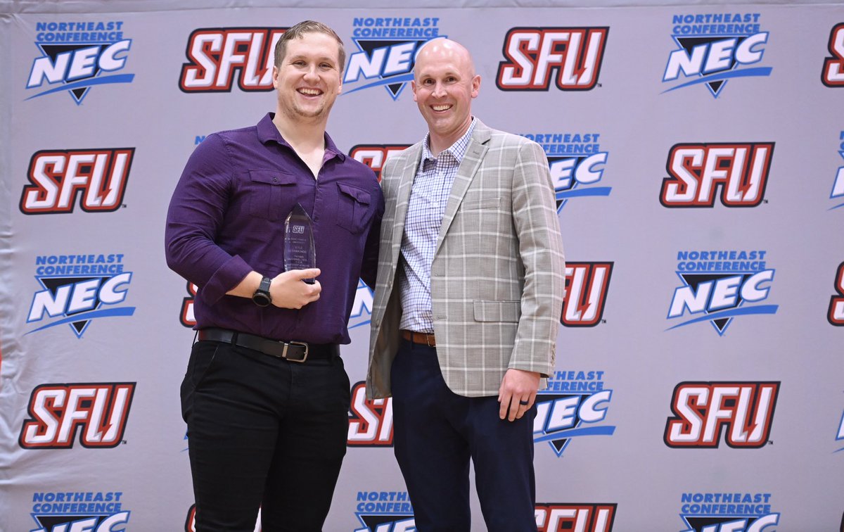 SFU_SADAS_FLI's tweet photo. Reminiscing about a great time last night at The 2022 Flash Awards! 

It was such an honor for us to award Elyssa Enrique, Sophie Rice, &amp; Kyle Simmonds with the Fr. Gabriel Zeis, TOR Student-Athlete Development Leadership Award! https://t.co/KniL7ewpmn