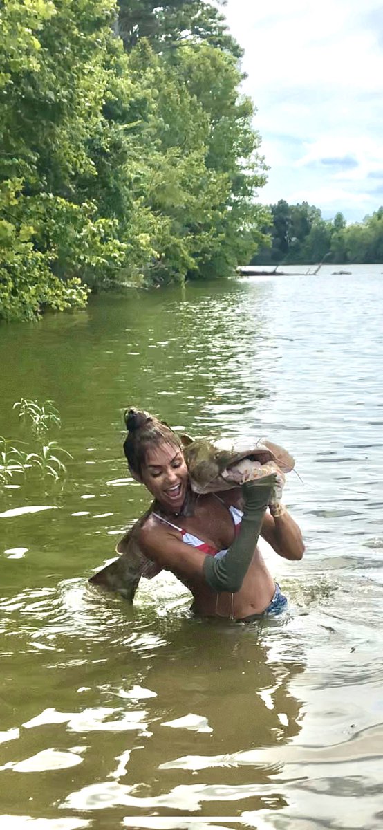 Have y’all ever noodled? #noodling #catfish #bigfish #yikes #alabama #wouldyoudare