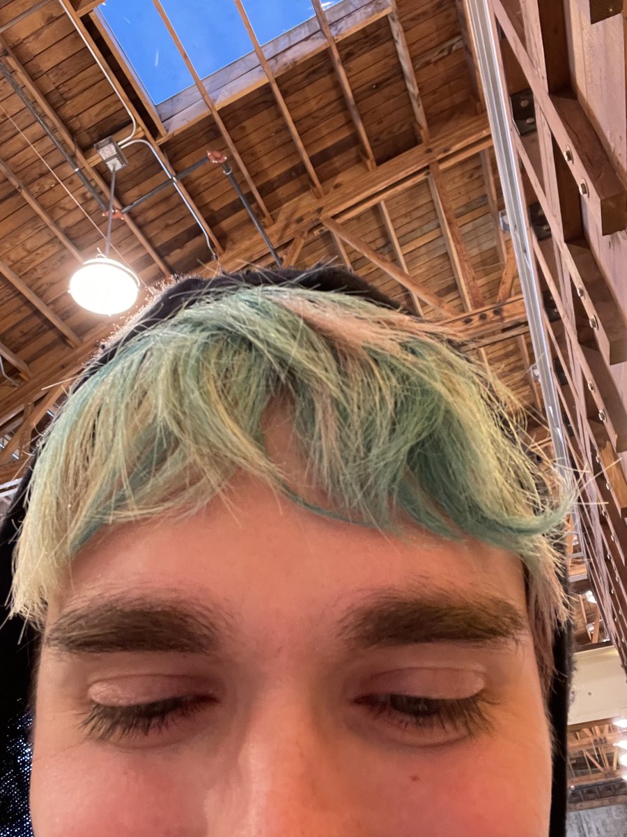 waterparks's tweet photo. MOVED ALL THE VINYL AT @URBANOUTFITTERS https://t.co/OOMWbUSlLn