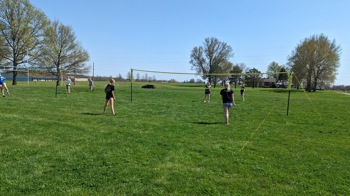 heyAray's tweet photo. Great day for some grass play! @OHSVolleyball2 https://t.co/GvKdSus5ib